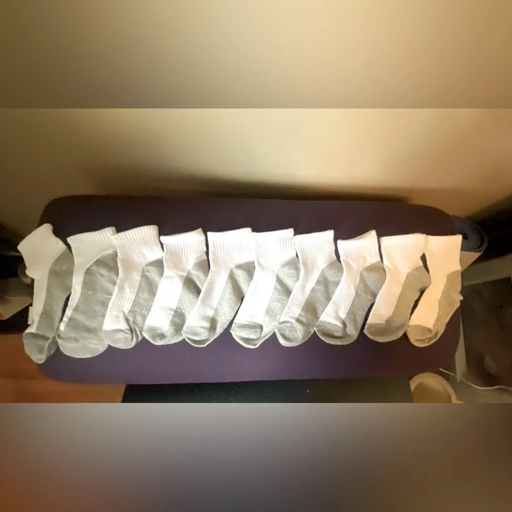 Boys 7-8.5 Tek-Gear 10 Pack (5 Pairs) lightweight short crew performance socks!